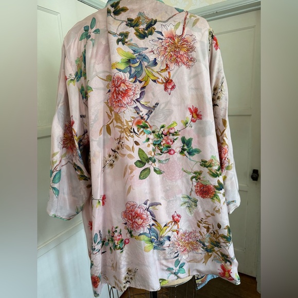 JONNY WAS silk REVERSIBLE kimono, butterflies, floral. Beading on trim - Picture 12 of 15